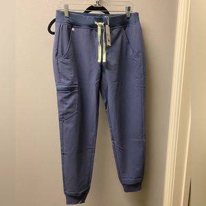 FIGS Zamora Joggers. SMALL